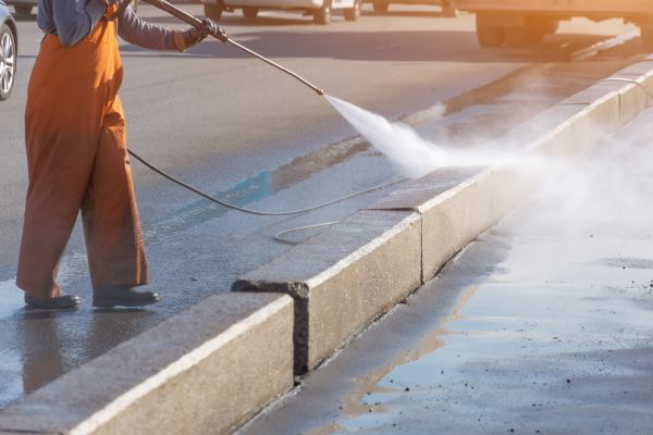 Commercial Concrete Cleaning in Brandon