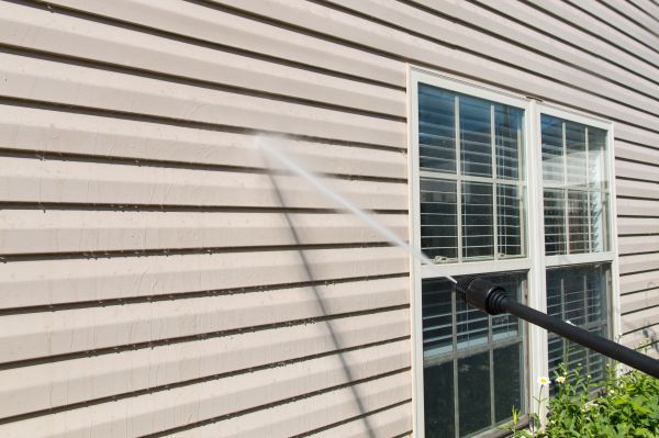 Pressure Washing in Brandon