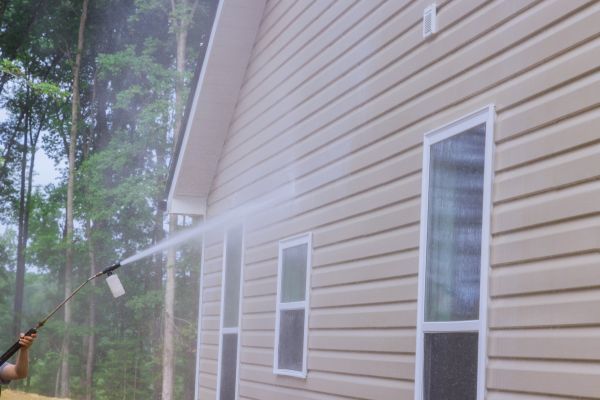 Window Power Washing in Brandon