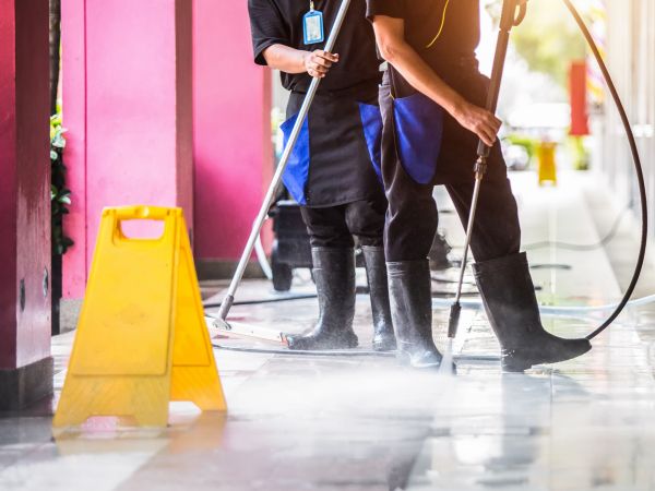 Commercial Power Washing in Brandon