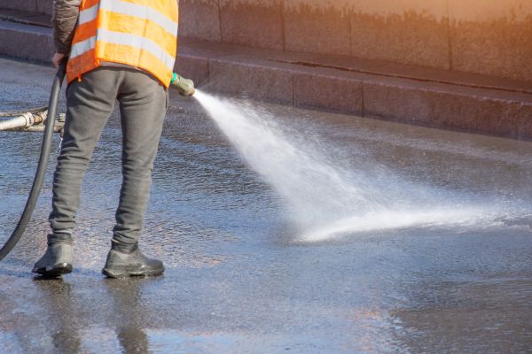 Asphalt Pressure Washing in Brandon