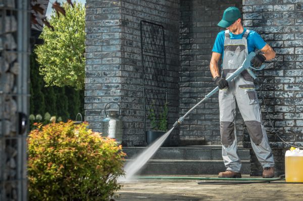 Outside House Cleaning in Brandon